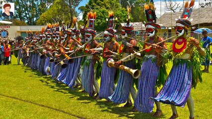ПАПУАСЫ НОВОЙ ГВИНЕИ (PAPUANS OF NEW GUINEA)
