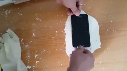 بهذه العجينة من الطحين إصنع شئ لن تتوقعه وأكثر من رائع لهاتفك