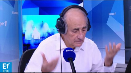A Calais, "25 filières de passeurs" démantelées en un an, indique Bernard Cazeneuve