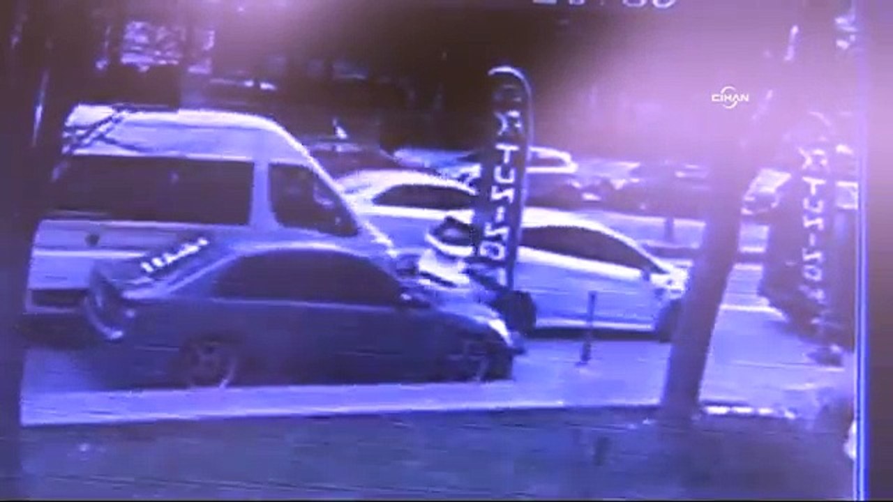 Kalp krizi geçiren servis şoförünün kaza anı güvenlik kamerasında