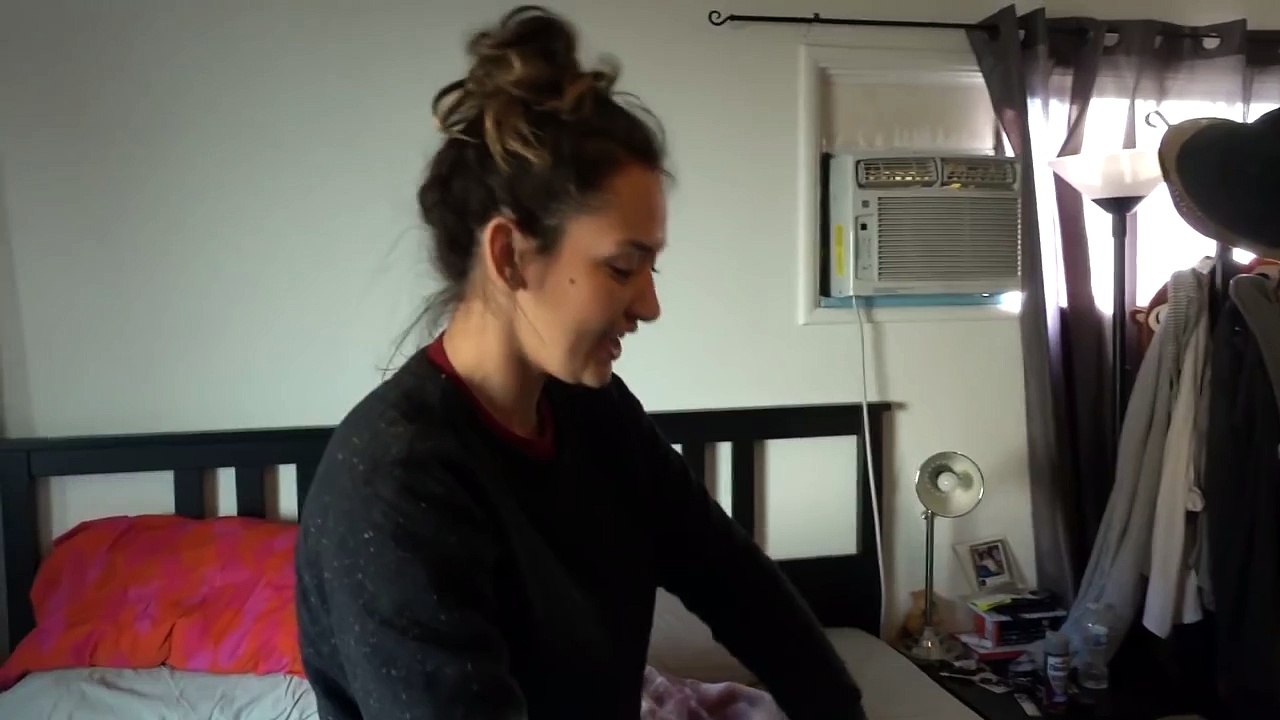 TEACHING NORMAL PEOPLE HOW TO VLOG