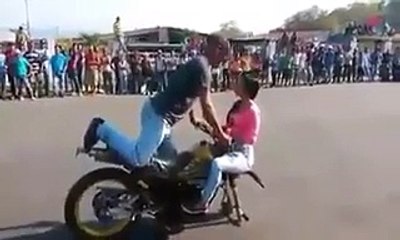 Wow... Awesome Bike Stunt