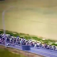 ACCIDENTE PELOTÓN TOUR DE FRANCIA (360p)