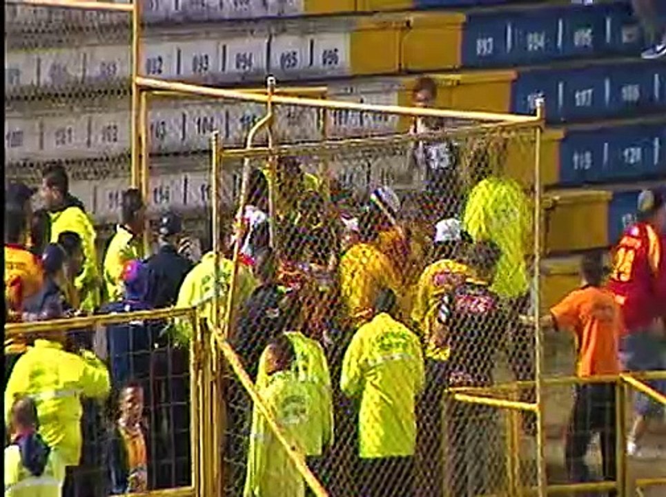 Bronca aficionados Cartagines y Herediano
