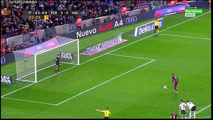 Neymar "vận công" sút penalty