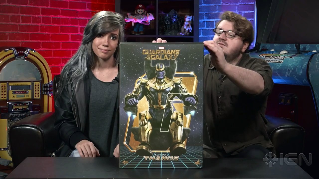 This Hot Toys Thanos is Huge