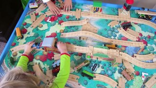 THOMAS AND FRIENDS WOODEN RAILWAY TANK ENGINES ACCIDENTS WILL HAPPEN TRAIN CRASH ISLAND OF