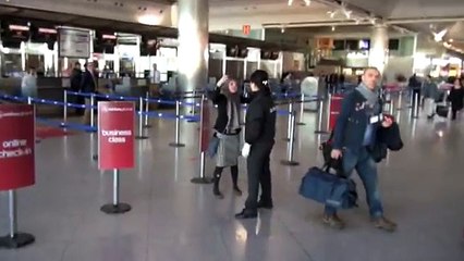 Rus kadın yolcu havalimanında olay çıkardı