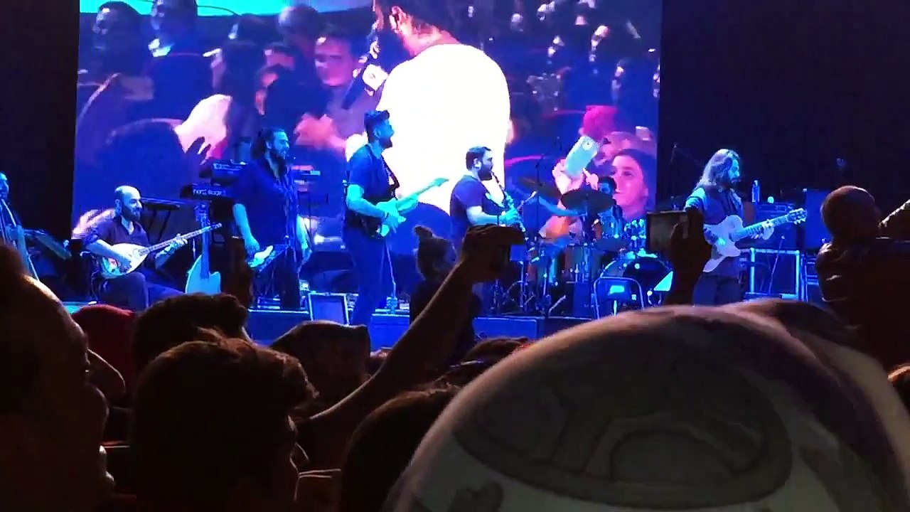 Koray AVCI - Kaç Kadeh Kırıldı Sarhoş Gönlümde (Bostancı Gösteri Merkezi)