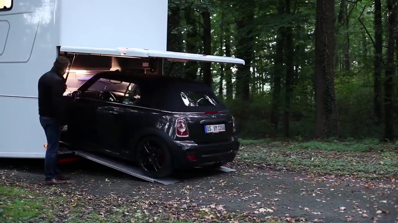 Présentation d'un camping-car de luxe