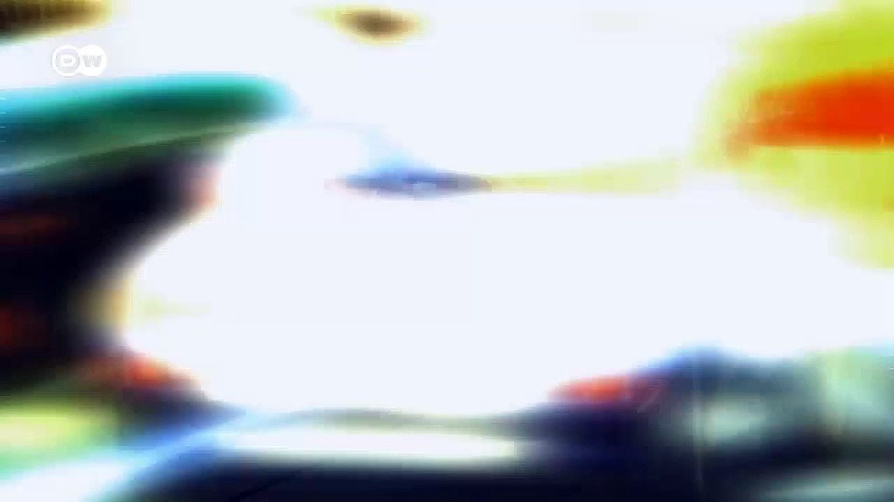 Zwei Ford Cosworth Modelle in einer Garage | Motor mobil