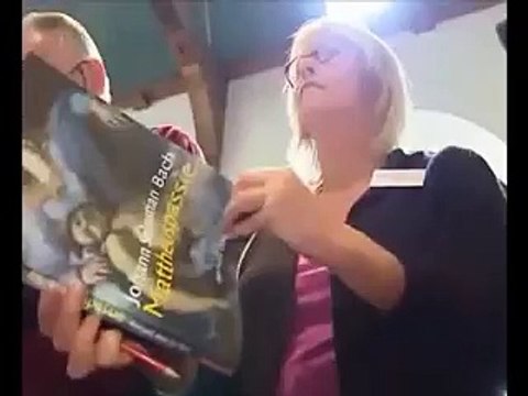 nieuws blooper nos journaal met Sascha de Boer