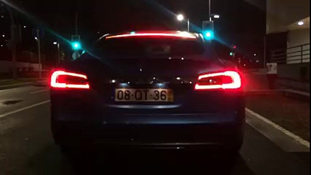 Vídeo Tesla Brabus