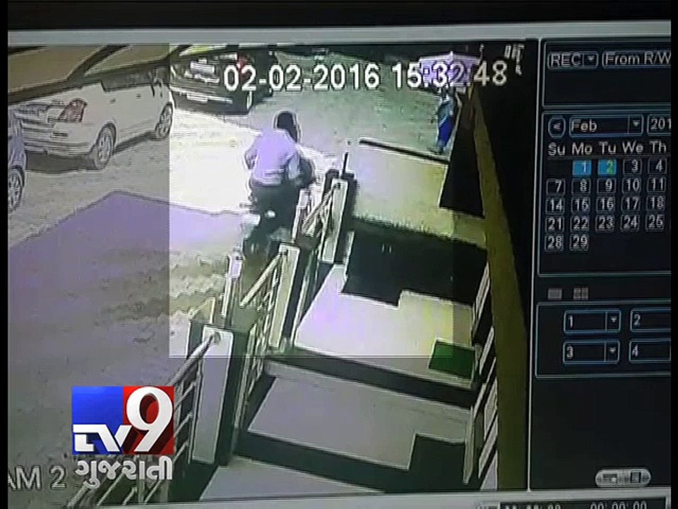 Chain snatchers caught on camera in Surat - Tv9 Gujarati