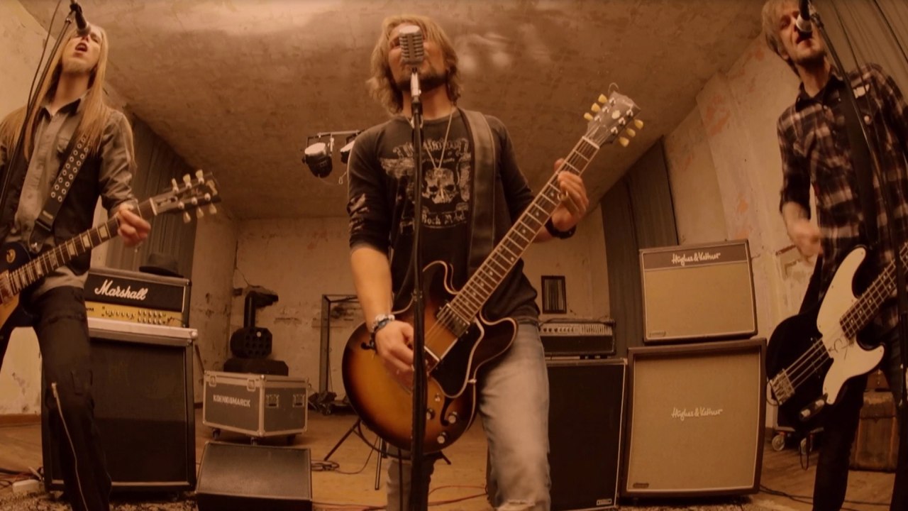 THE NEW ROSES - Thirsty (Official Video) | Napalm Records