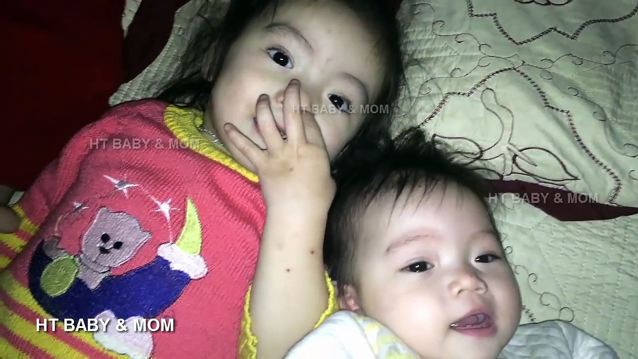 #23. Evening breastfeeding, sister vs. baby - breastfeeding mommy - HT BABY & MOM