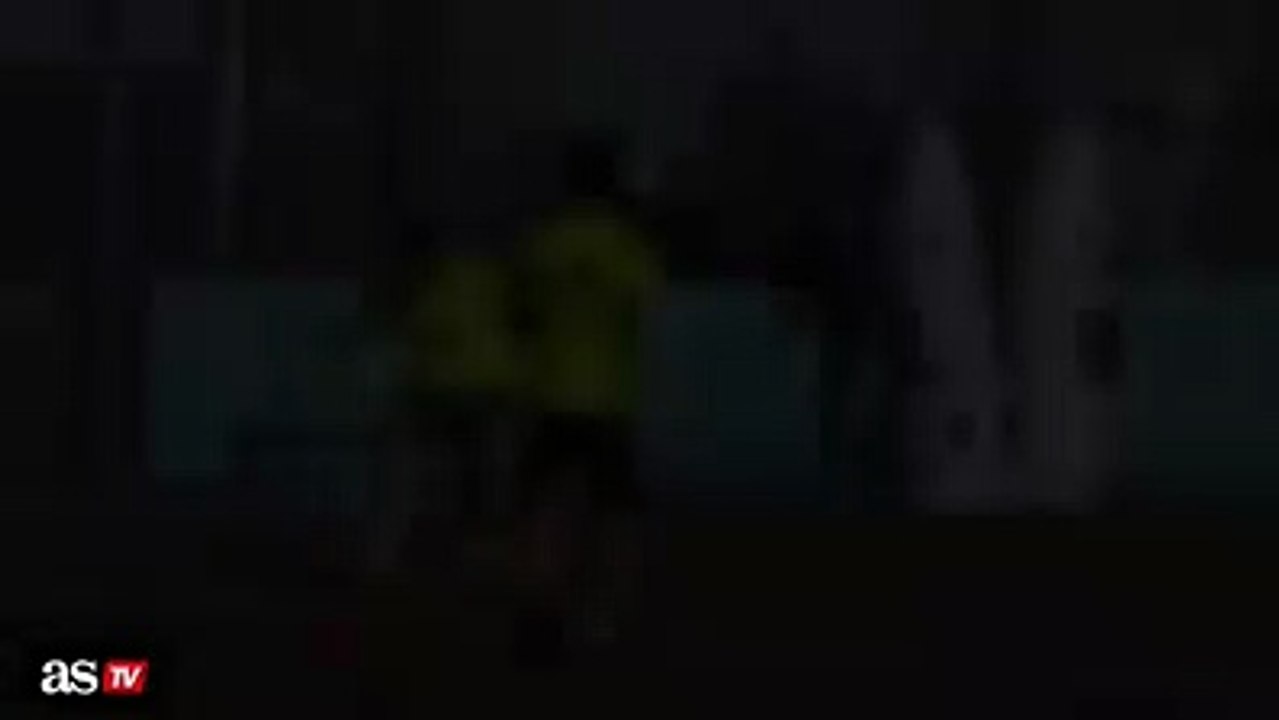 كريستيانو رونالدو حاول مراوغات (كبري) زيدان شاهد ماذا فعل له زيدان // معلم زيزو هههههههههههههههه