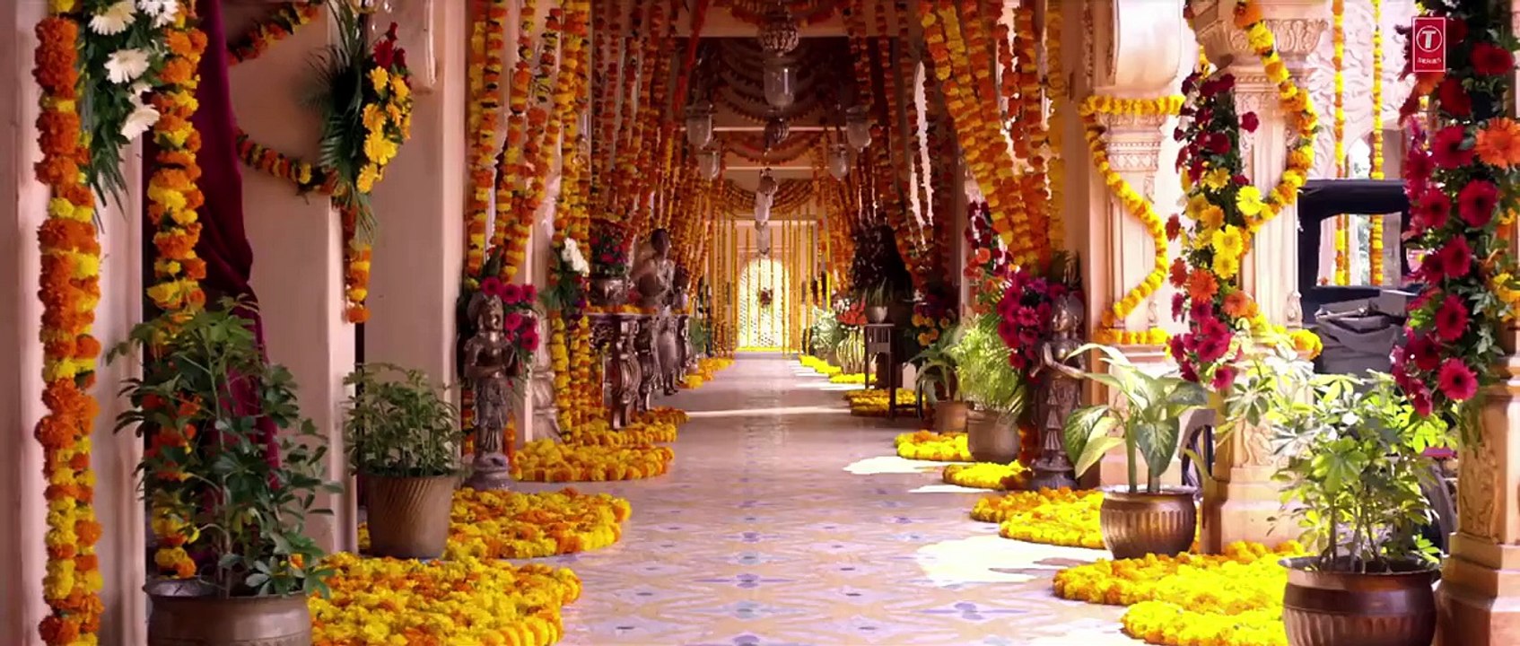 TITLES SONG OF PREM RATAN DHAN