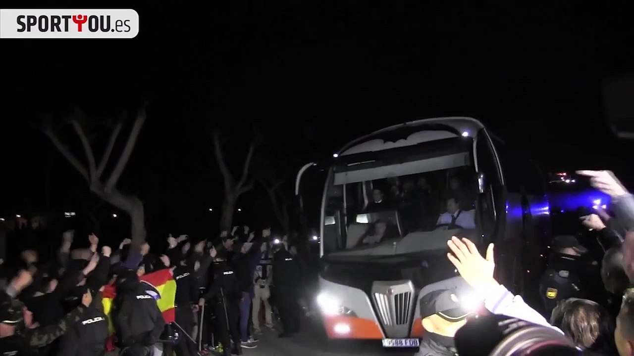 Les joueurs de Valence insultés par leurs supporters après le 7-0 à Barcelone