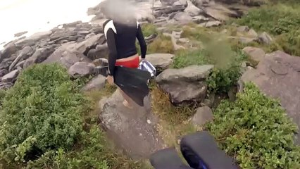 Lightning almost strikes girl in Sydney!!! Boyfriend's reaction is priceless!!!!