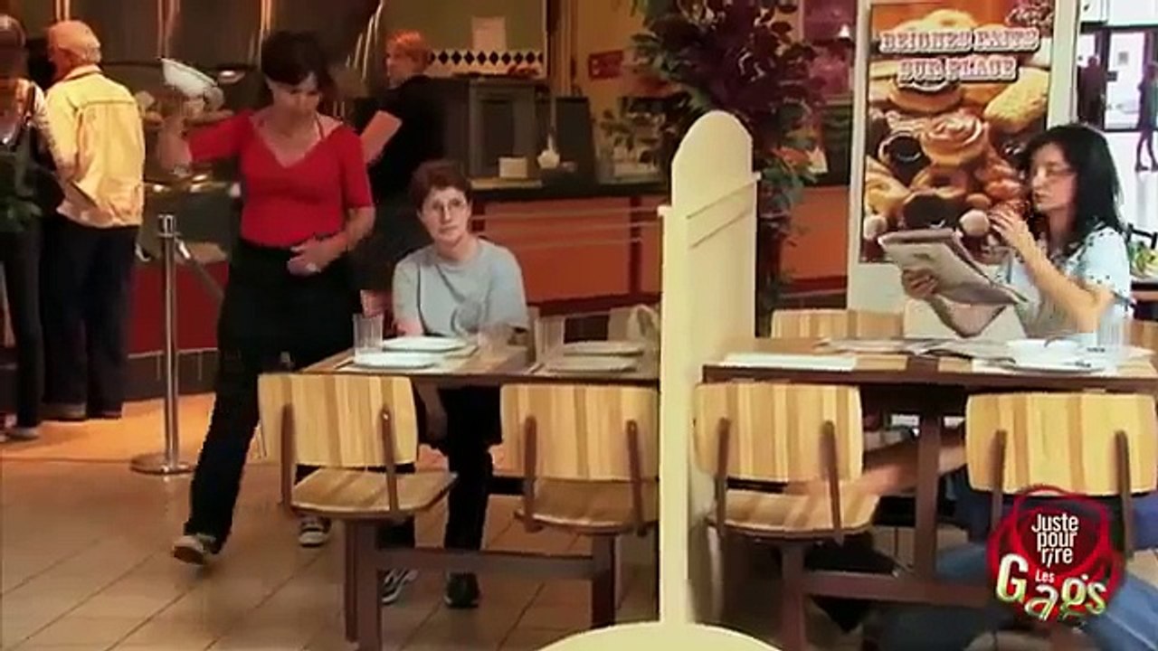 РОЗЫГРЫШ В КАФЕ, Под столом пол часа валялись!!