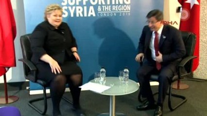 Davutoğlu Londra'da Norveç Başbakanı Erna Solberg ile Görüştü