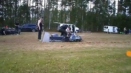 Снегоход по земле