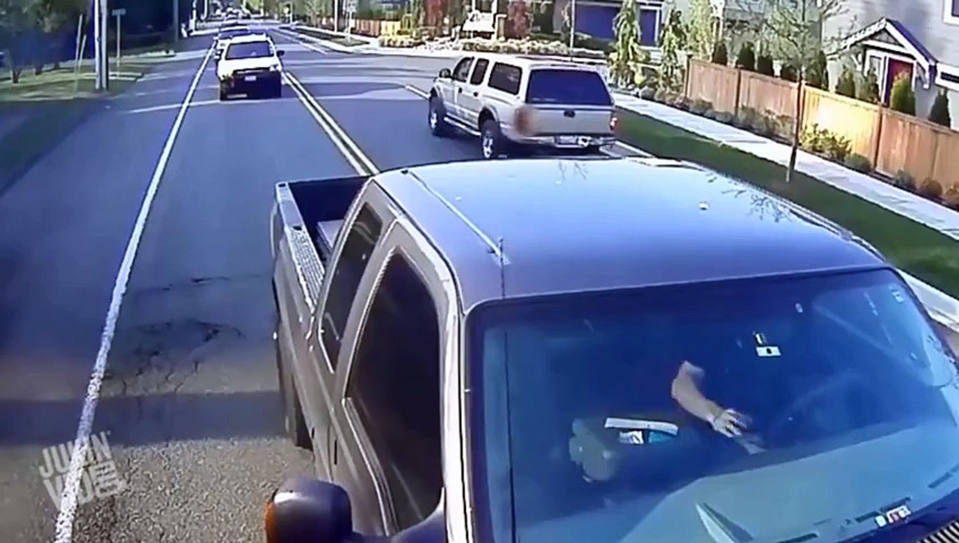 ⁣Texting and Driving Goes Wrong  Driving 101