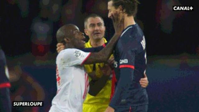 PSG - Lille : Après de multiples provocations, Rio Mavuba pète un plomb et gifle Zlatan Ibrahimovic (vidéo)