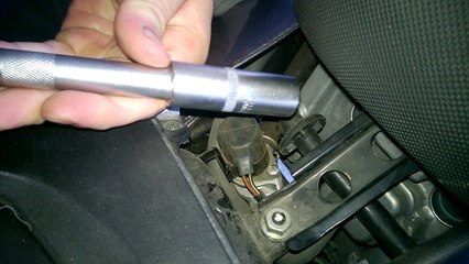 guida: come togliere le candele allo scooter Honda sw-t