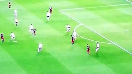 Belle roulette de Feghouli sur Busquets contre Barcelone