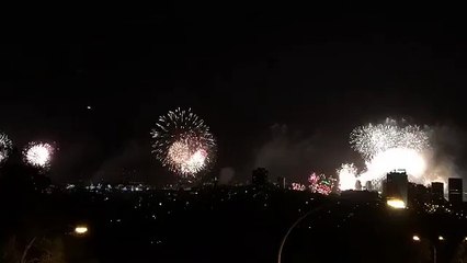 Biz Hala 2015_ Avustralya 2016'ya Havai Fişeklerle Merhaba Dedi