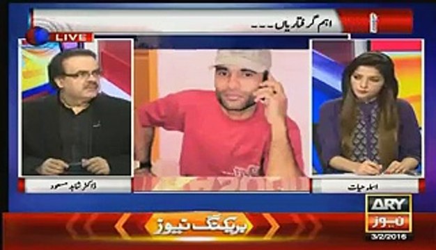 watch what imran khan did witch pti worker who came to meet him in jalsa