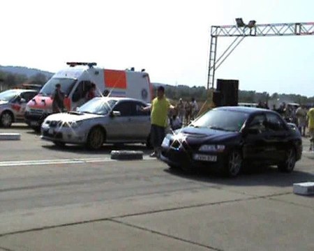 Subaru Impreza WRX STI Vs. Mitsubishi Lancer EVO VIII Drag Race