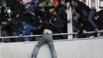 Nice - Saint-Étienne : des supporters des verts arrachent les sièges, les jettent sur les CRS et tentent d'envahir les tribunes des supporters niçois