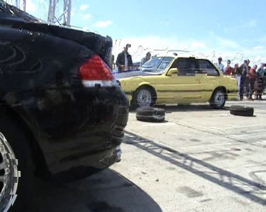BMW 650i Coupe Vs. BMW E30 Drag Race