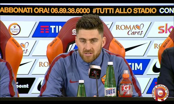 Perotti‬ e ‪Zukanovic‬ si presentano in conferenza stampa.