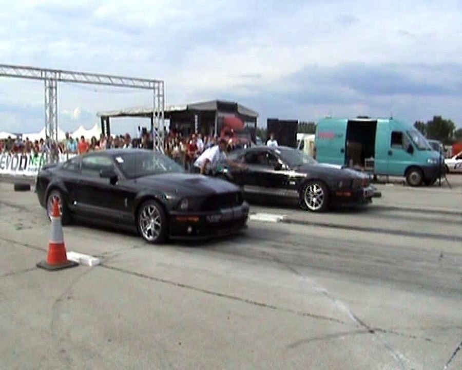 Ford Mustang Shelby GT Vs. Ford Mustang Shelby Cobra Drag Race