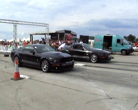 Ford Mustang Shelby GT Vs. Ford Mustang Shelby Cobra Drag Race