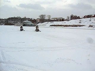 Снегоходы на воде