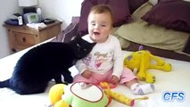 Кошки и дети. Посмотрите, как они любят друг друга