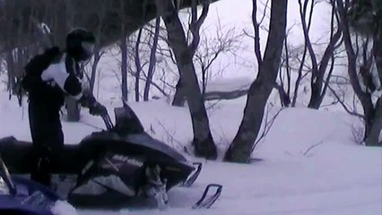 снегоходы. snowmobiles. Sakhalin. Сахалин. sleds. Russia. Россия . crash