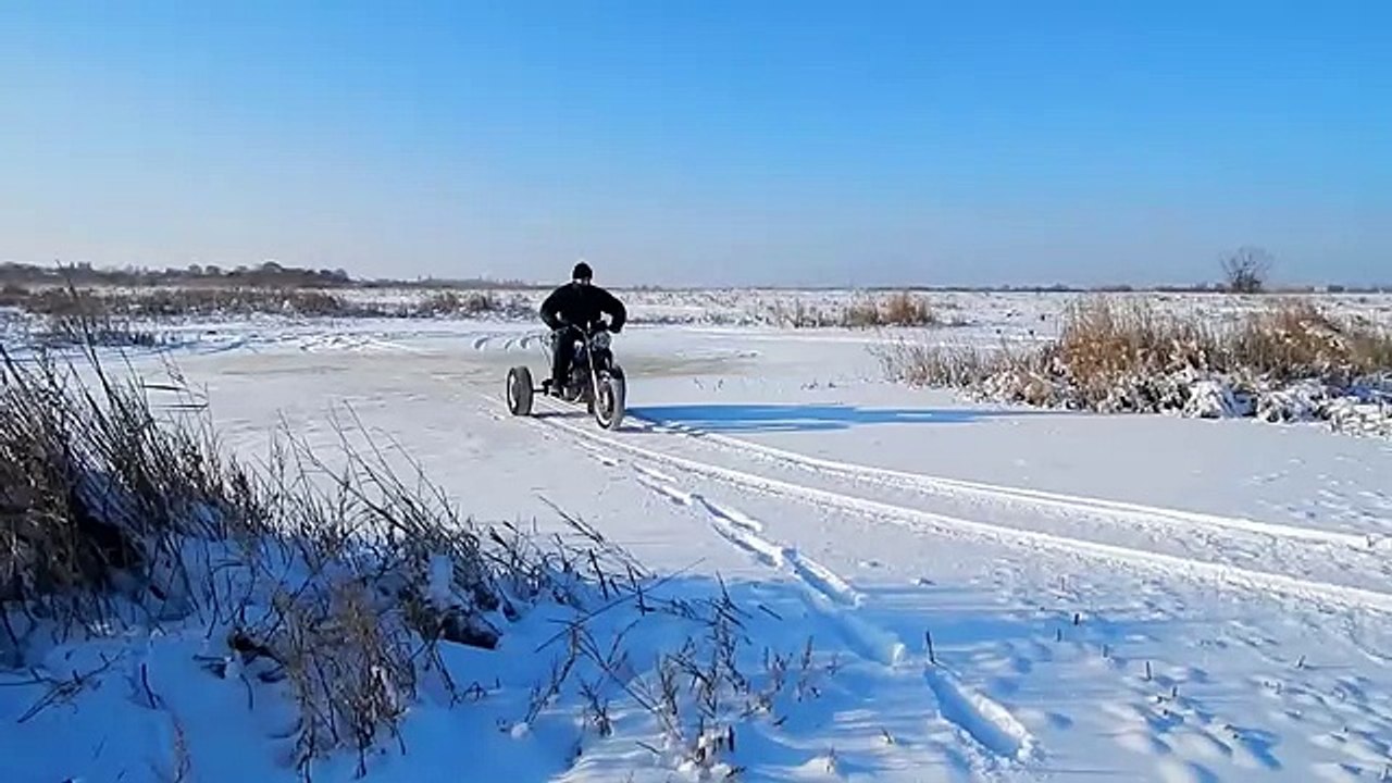 Трицикл ИЖ. Дрифт на льду