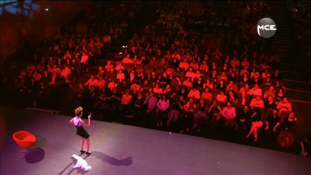 Voir et revoir Déclaration d'humour avec Julie Villers sur MCEReplay