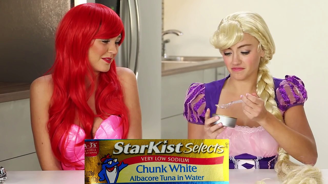 Ariel vs Rapunzel Tin Can Challenge. DisneyToysFan.