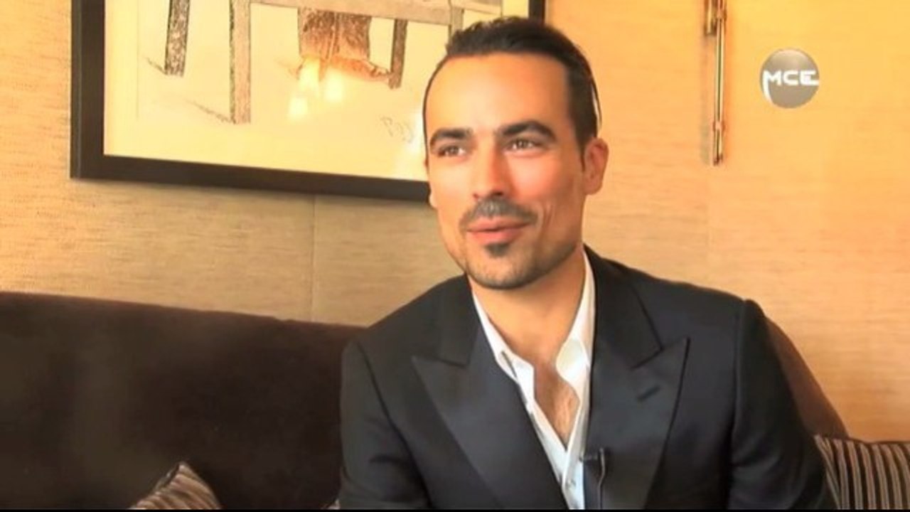 Damien Sargue se confie : « Roméo et Juliette c’était il y a 12 ans, j’espère que les gens aimeront mon évolution » (Vidéo MCE)