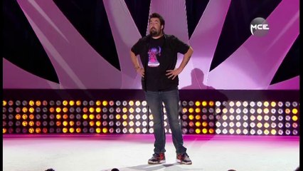 Déclaration d’Humour : Dès 21h15 ce soir, Greg Romano répond aux questions d’Amanda Scott 2