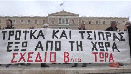 Degjenerojnë në akte dhune protestat në Greqi - Top Channel Albania - News - Lajme