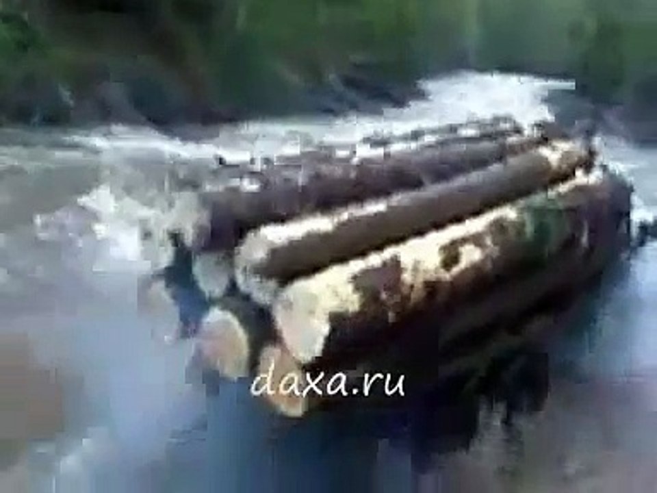 Лес рубят - КРАЗ возит