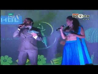 Female Host Of PSL Praising Imran Khan & Shahid Afridi